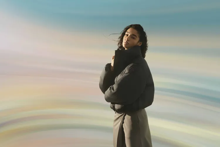 Spessa夾克以短版剪裁減輕羽絨外套的厚重感。品牌提供