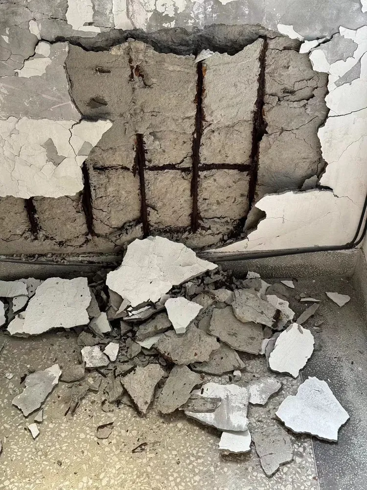 此前已遭判定海砂屋的新隆國宅，由於強震受損更為嚴重。應曉薇提供