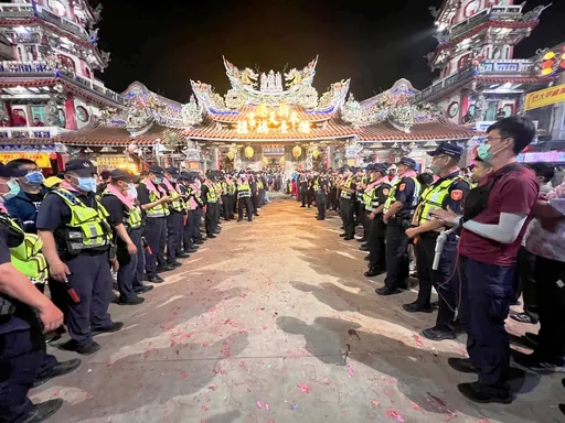 大甲媽遶境5日起駕 嘉義縣警方佈重兵防搶轎!一層又一層貼身護衛