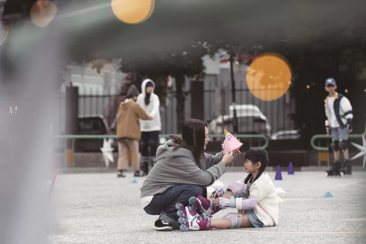 高宇蓁在MV中飾演單親媽媽。鵲兒喜娛樂經紀提供