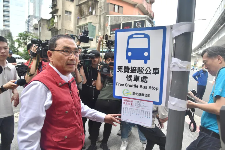 市府已規劃免費接駁公車。翻攝畫面