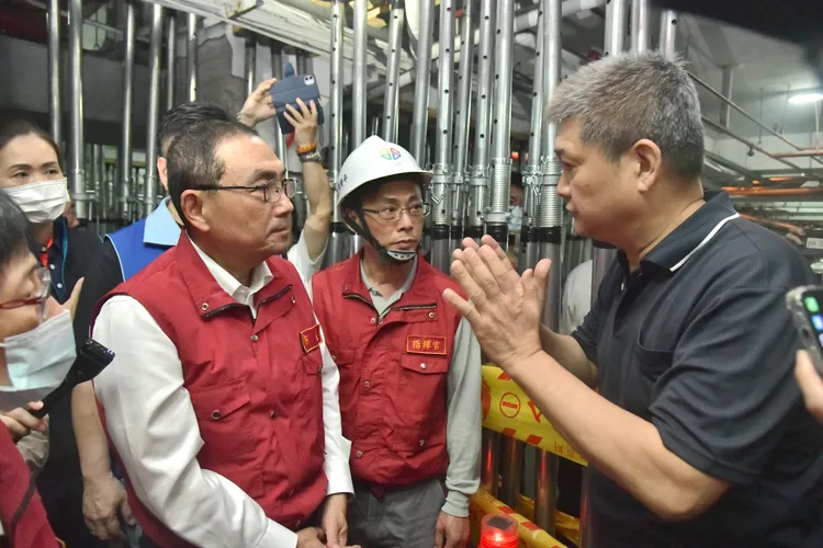 侯友宜視察土城延吉街。翻攝畫面