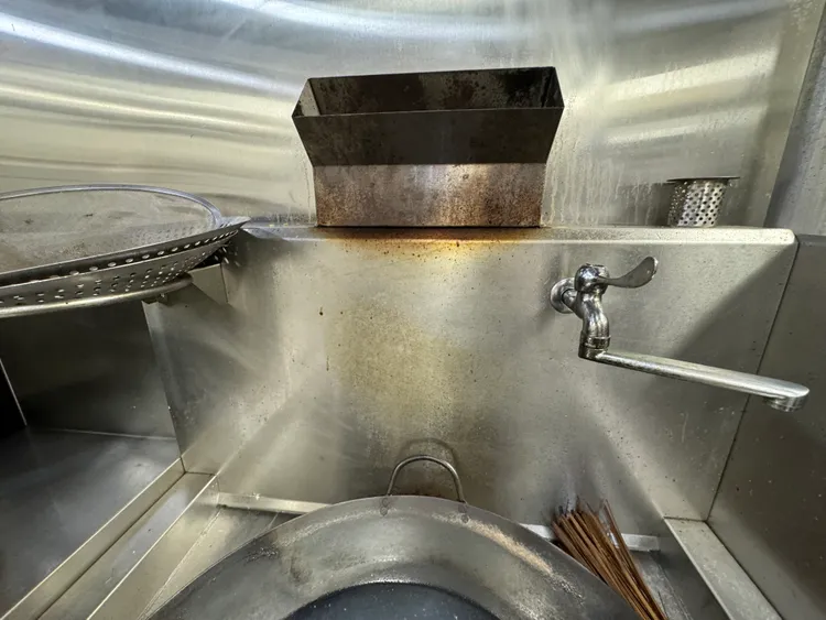 南港知名飯店餐廳也傳出疑似食物中毒。北市衛生局提供