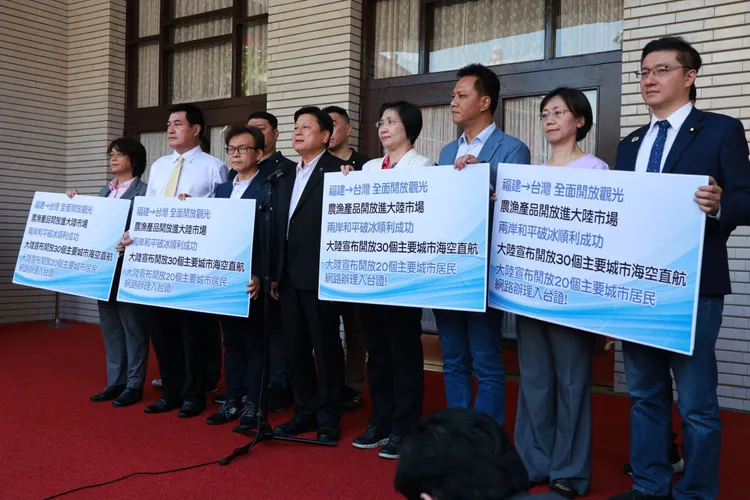 國民黨團報告訪中成果。莊宗達攝