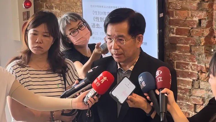 潘文忠鼓勵統測考生，緊張的話不妨深呼吸，一定可以順利完成考試。記者林則澄攝