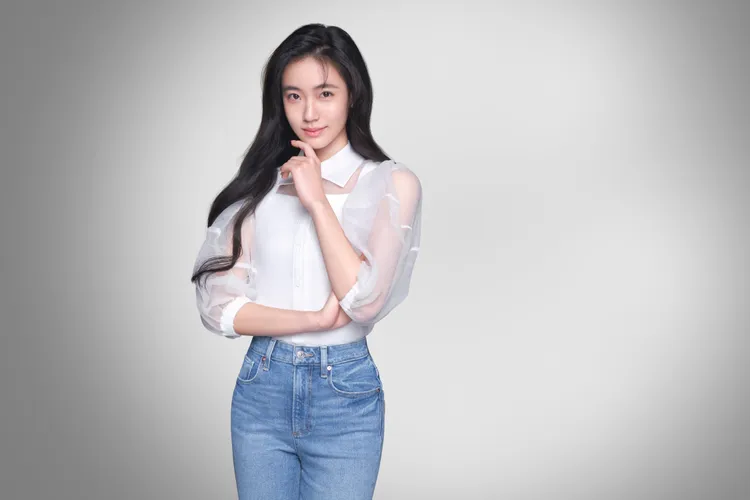 Lily接下首個保養代言，成為敏感話題（d program）的「d敏大使」。品牌提供