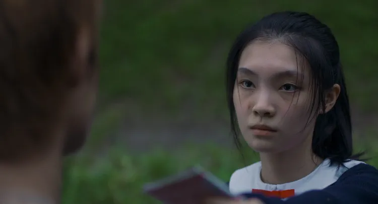 謝咏欣臉上的傷痕是在拍攝現場不慎弄傷。甲上提供