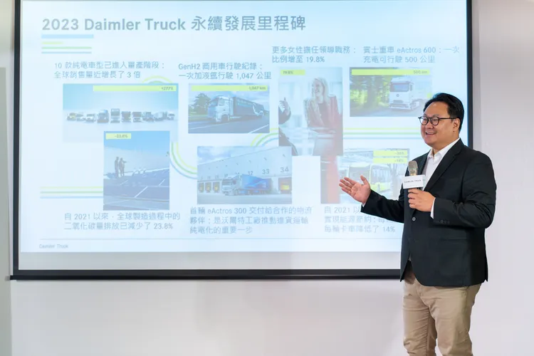朴正祐表示台灣戴姆勒亞洲商車將導入獨有的車隊管理系統「Truckonnect」，方便車主可隨時透過車聯網檢視車輛資訊。業者提供