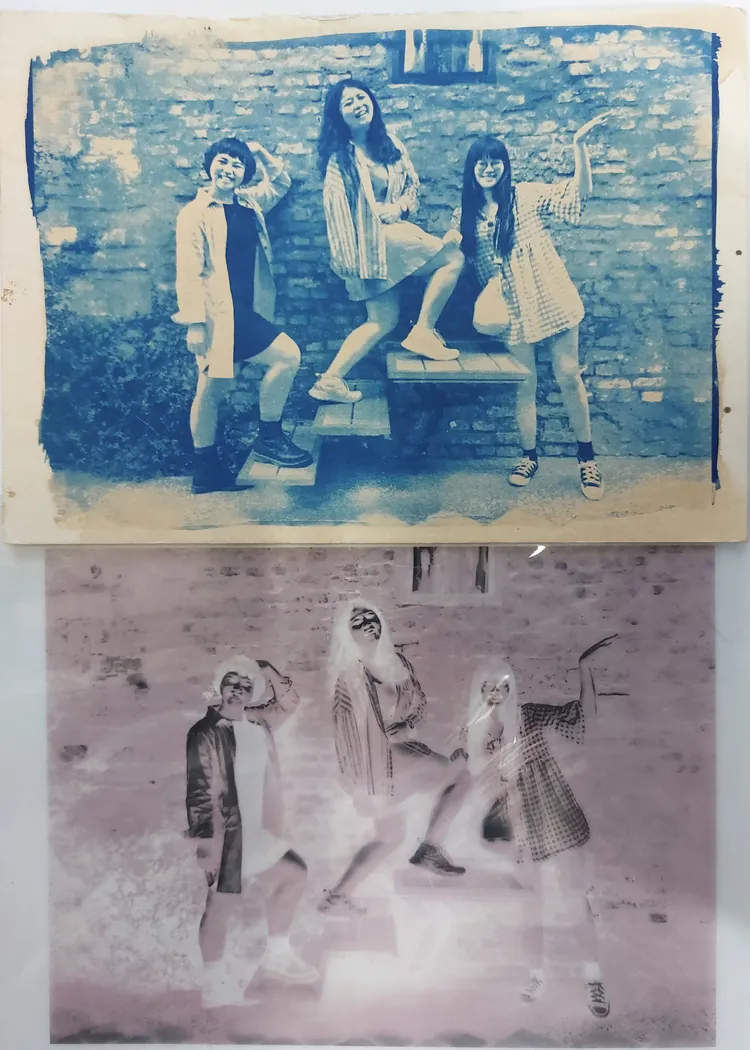 郭建良引進新科技，數位照片也可以反輸出底片，用古典顯像技術成像。凃建豐攝