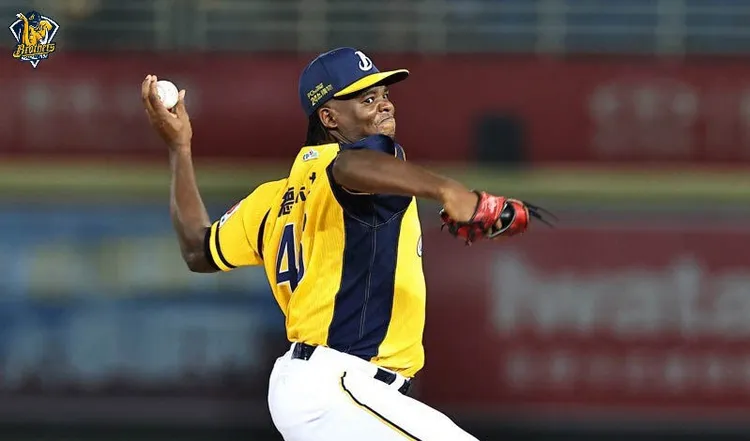 德保拉明天先發。  中信兄弟提供