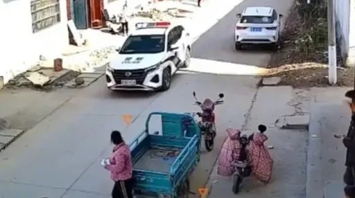 中國警察「張君雅」式廣播 「李某某過年了,你涉嫌嫖娼,快去警局報到」