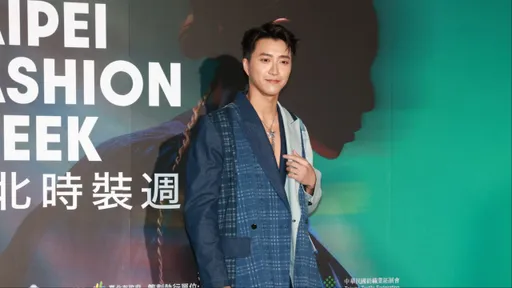 江宏傑小露胸肌挺時裝周 曝母親節讓家人之間「保持聯繫」