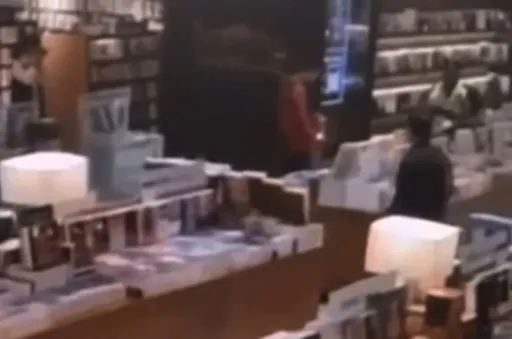 畫面曝光！台中勤美誠品保全英勇壓制縱火犯　盧秀燕頒獎表揚