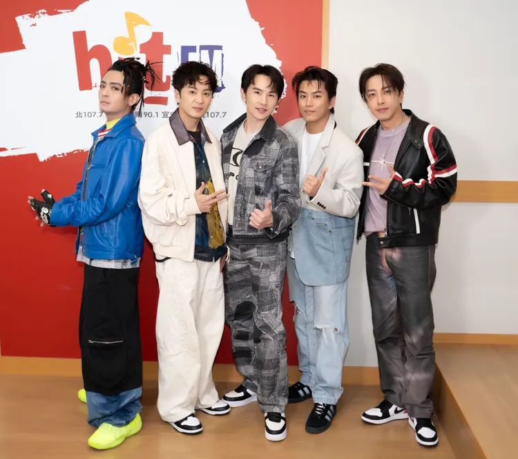 Energy宣傳新專輯與攻蛋演唱會。Hit Fm聯播網提供