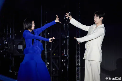 他靠diss五月天當上《天賜的聲音》評審 徐佳瑩無辜捲入抓馬