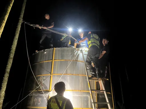 南投老農鑽進水塔補漆防鏽 中毒昏迷!警消馳援搶救