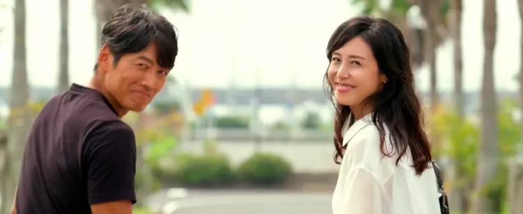 反町隆史（左）和松嶋菜菜子夫妻同台讓網友尖叫。翻攝富士電視台