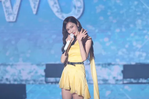 Jessica來台驚喜獻唱《至少還有你》！跳到一半中文笑喊「累死了」