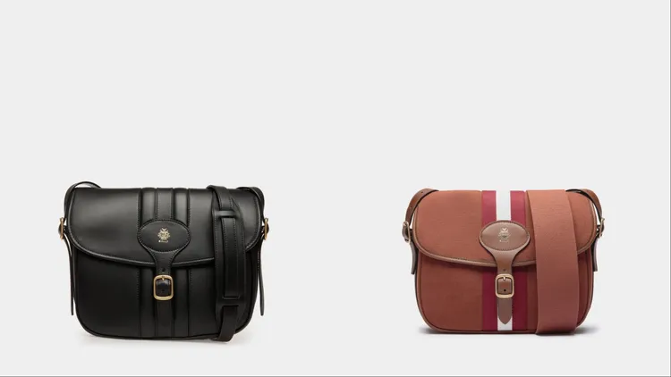 黑色BECKETT徽章斜肩包（左）7萬1400元、拼接BECKETT徽章斜肩包（右）5萬6200元。品牌提供