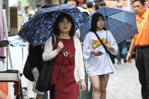 北涼南暖！明鋒面到「各地水氣增」　週日全台轉雨