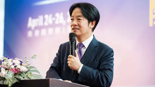 賴清德「出國開會」買10萬元勞力士　陳智菡：名錶鑑賞會？