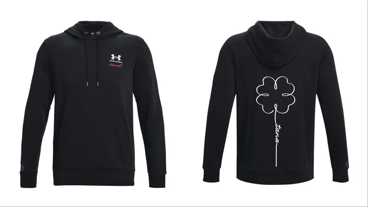 UA X TANA Essential Fleece連帽長袖套頭衫，2480元。品牌提供