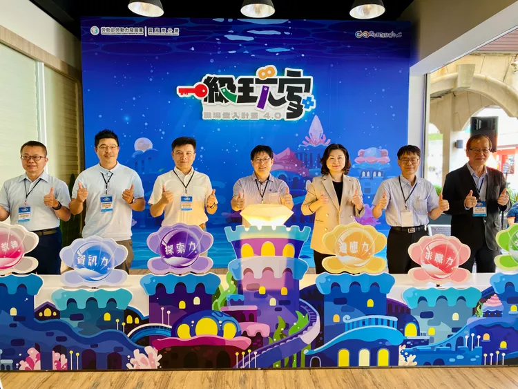 官產學通力合作，協助青年提升求職即戰力。王志弘攝