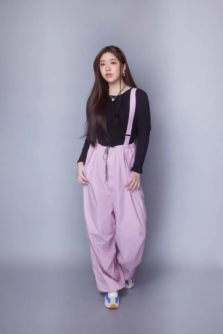 的張喬西歌唱技巧渾然天成，有著獨特嗓音。華納音樂提供