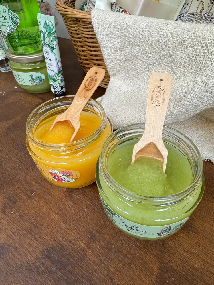 SABON感官境遇身體磨砂膏，320ml／1480元。張家玲攝