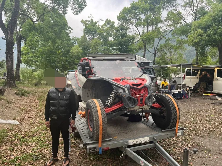 沙灘車違規上路被警方查獲。民眾提供