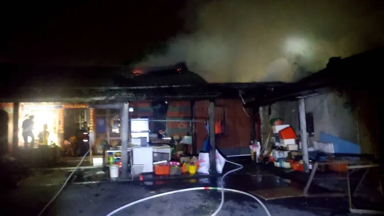 發生火災的三合院。民眾提供