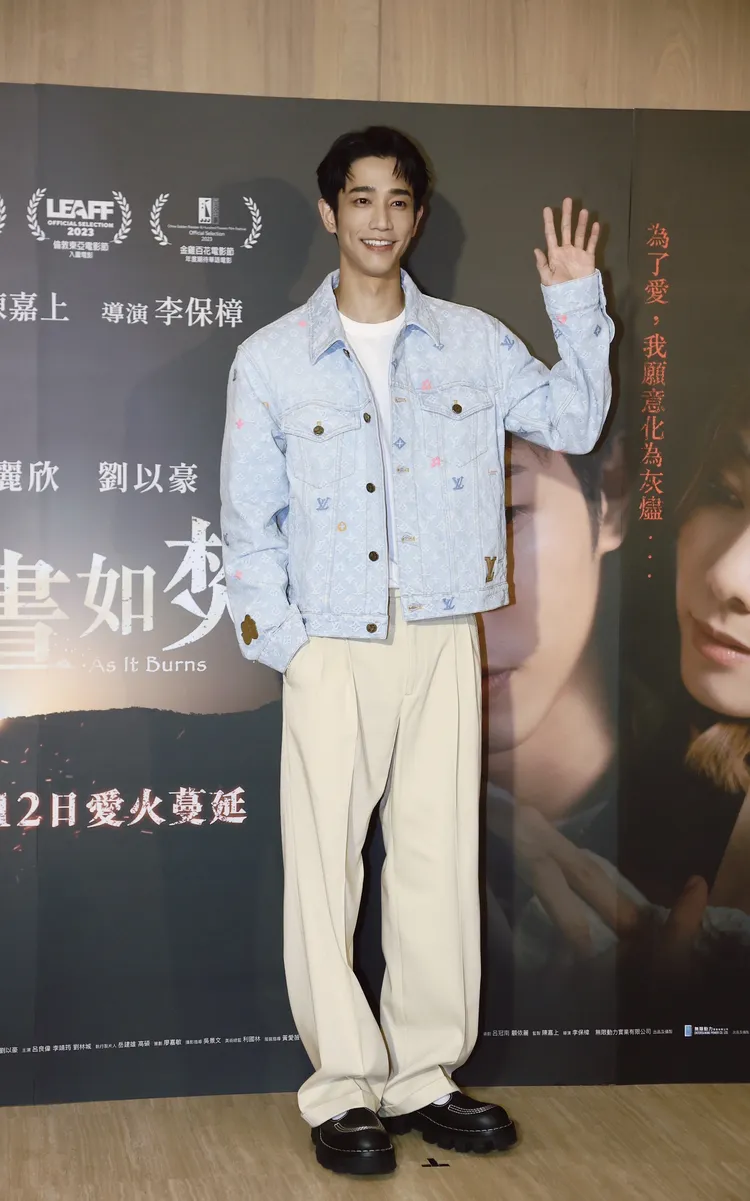 劉以豪為戲扮高中生。彭欣偉攝