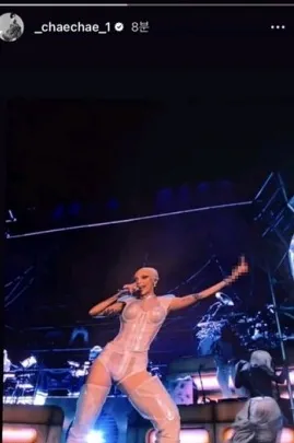 金采源在限動上傳蜜桃貓朵佳在科切拉演唱時，比中指的片段。翻攝金采源IG