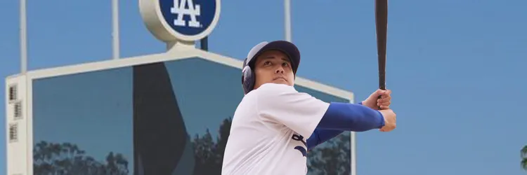 井手口模仿大谷翔平打擊姿勢。翻攝自井手口X