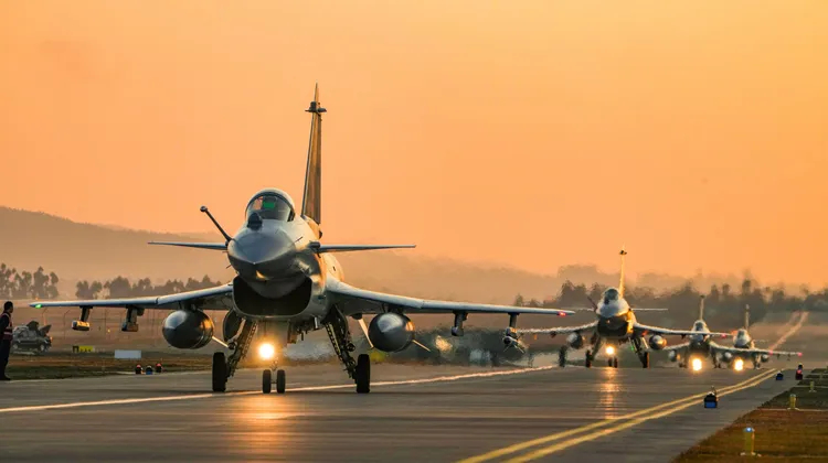 澳英美三方安全夥伴關係（AUKUS）被視為對抗中國軍力的組織。圖為中國解放軍軍演。翻攝解放軍軍網