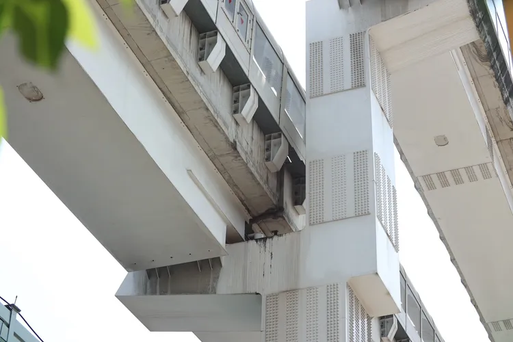 環狀線中和段高架軌道位移。彭欣偉攝