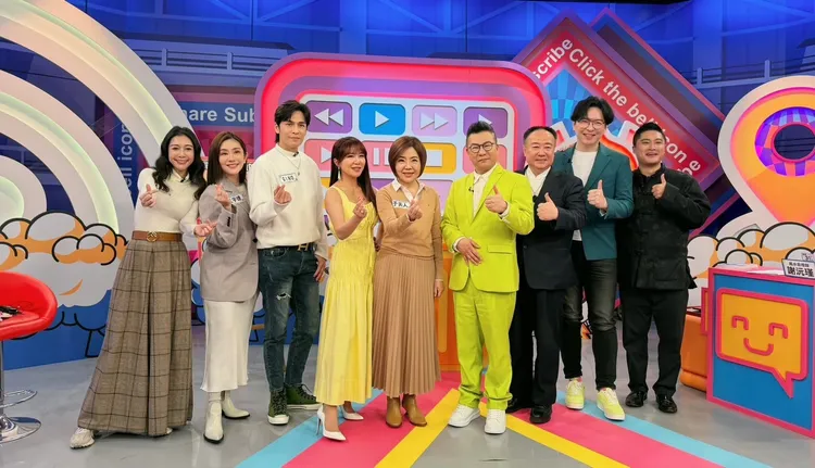 Albee（左一起）、王宇婕、Gino、佩甄、于美人、沈玉琳在節目上暢談命理。緯來戲劇台提供