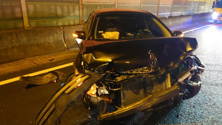 小客車追撞。翻攝畫面