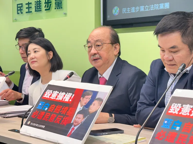 民進黨團總召柯建銘批評國民黨法案強渡關山，民意終將反撲。潘袁詩羽攝