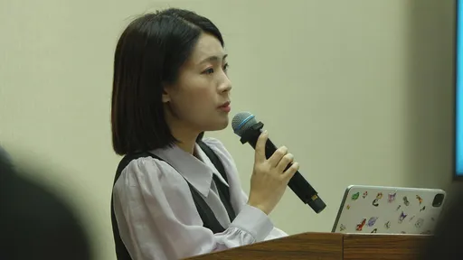 讚統神「好老公好爸爸」　徐巧芯：綠政客一手摸乳一手念經更卑鄙