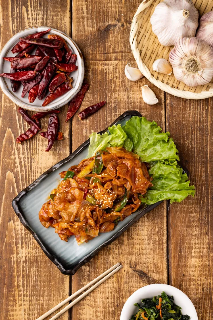 北村豆腐家-阿珠嬤辣炒豬肉售價208元。業者提供