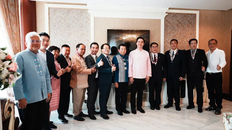 黃偉哲前往清萊府，與當地官員會談。市府提供