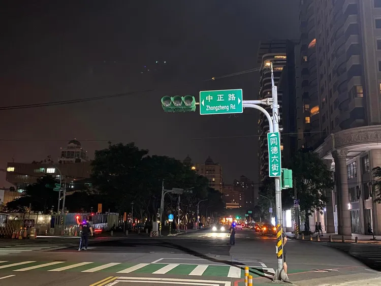 桃園區中正路藝文特區昨晚停電，逾7千用戶受影響。翻攝市議員凌濤臉書