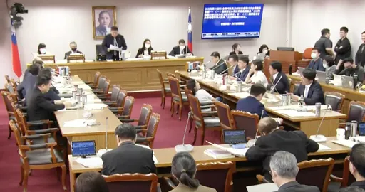 國民黨強過法案開嘲諷! 送民進黨8字再嗆「注定留在歷史的灰燼中」