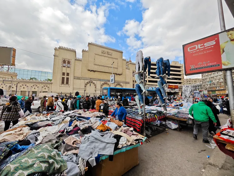 當地人喜愛來血拚的阿塔巴市集。田欣雲攝影