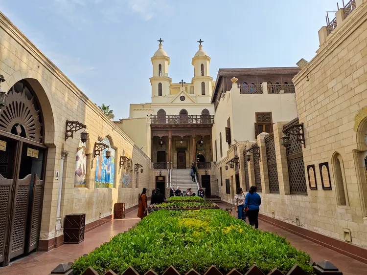 建於巴比倫要塞之上的懸空教堂。田欣雲攝影