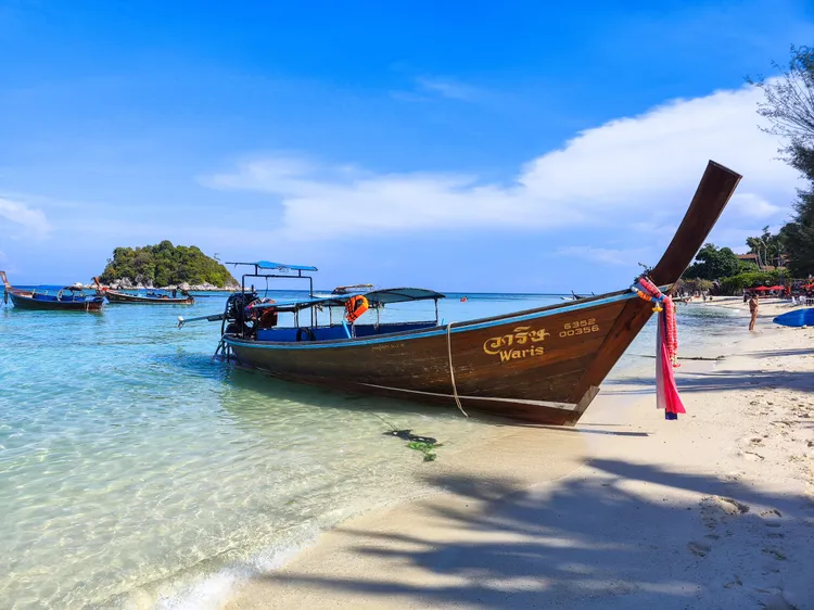 想穿梭島上不同位置的海灘，可付費搭乘Taxi Boat。田欣雲攝影