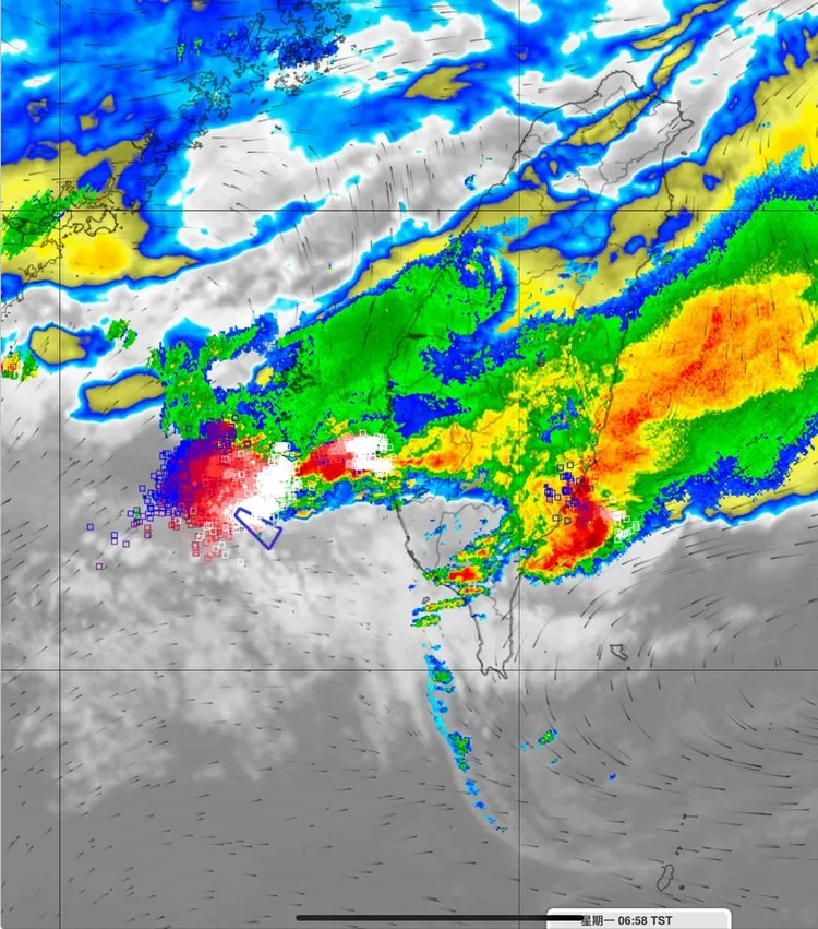 鋒面通過白天期間持續不穩定，西半部仍有短暫陣雨或雷雨機會。翻攝自彭啟明臉書