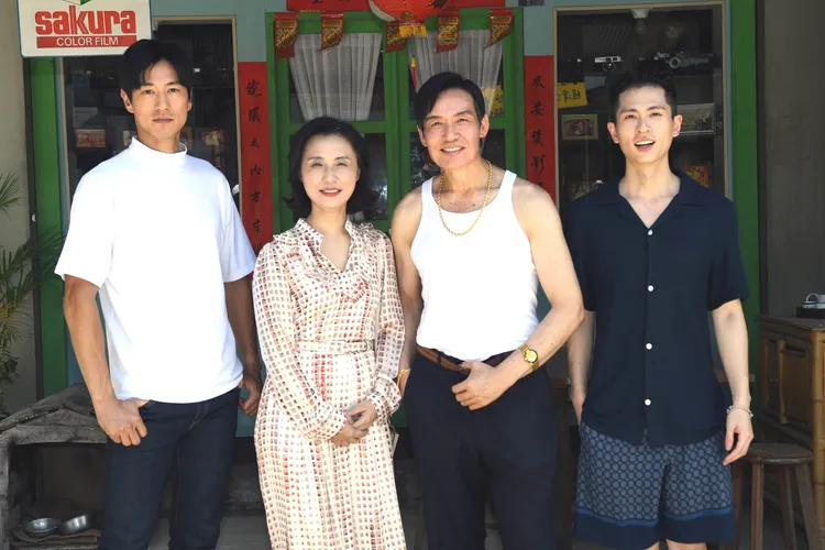 鍾承翰（左起）、黃婕非、霍正奇和石知田。華視提供