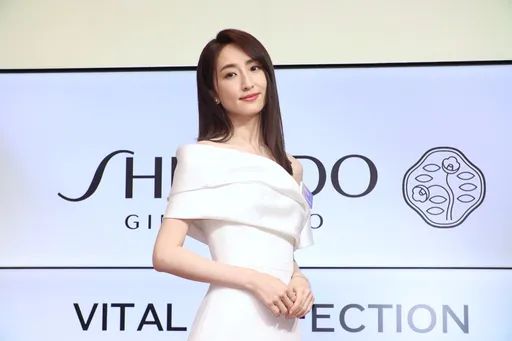 柯佳嬿總算來了資生堂快閃店　遇強震和老公坤達急找貓